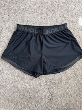 Under Armour Women’s Black Running Shorts Athletic Workout Gym Activewear size M
